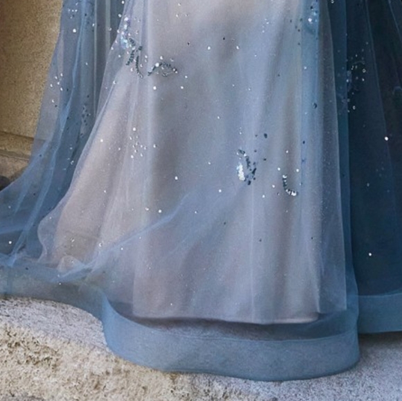 Formal dress - Picture 4 of 10